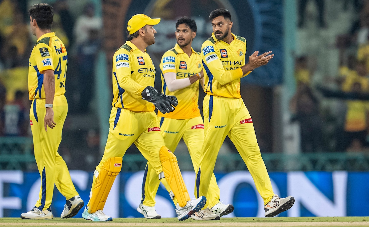 Chennai Super Kings Take On SunRisers Hyderabad In Battle Of Survival