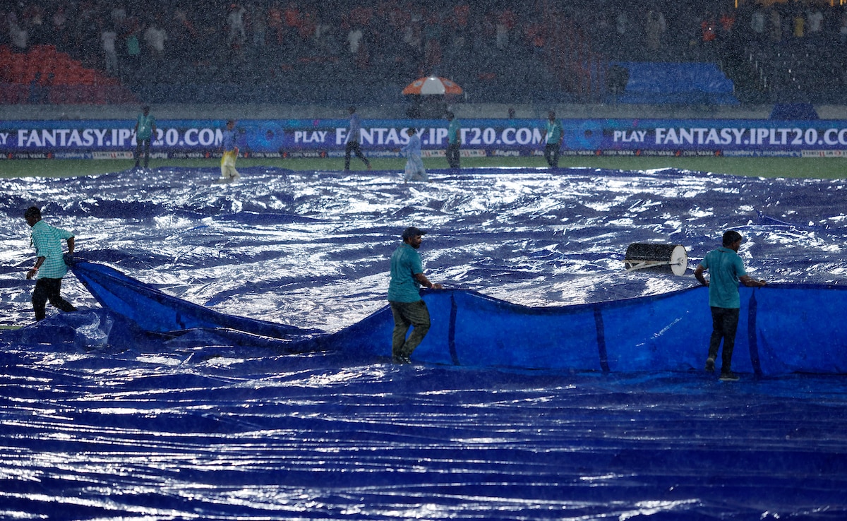 Sunrisers Hyderabad vs Delhi Capitals LIVE Score | IPL 2025 LIVE: Rain Stops Play In SRH vs DC Clash. Abandoned Match Will Eliminate…